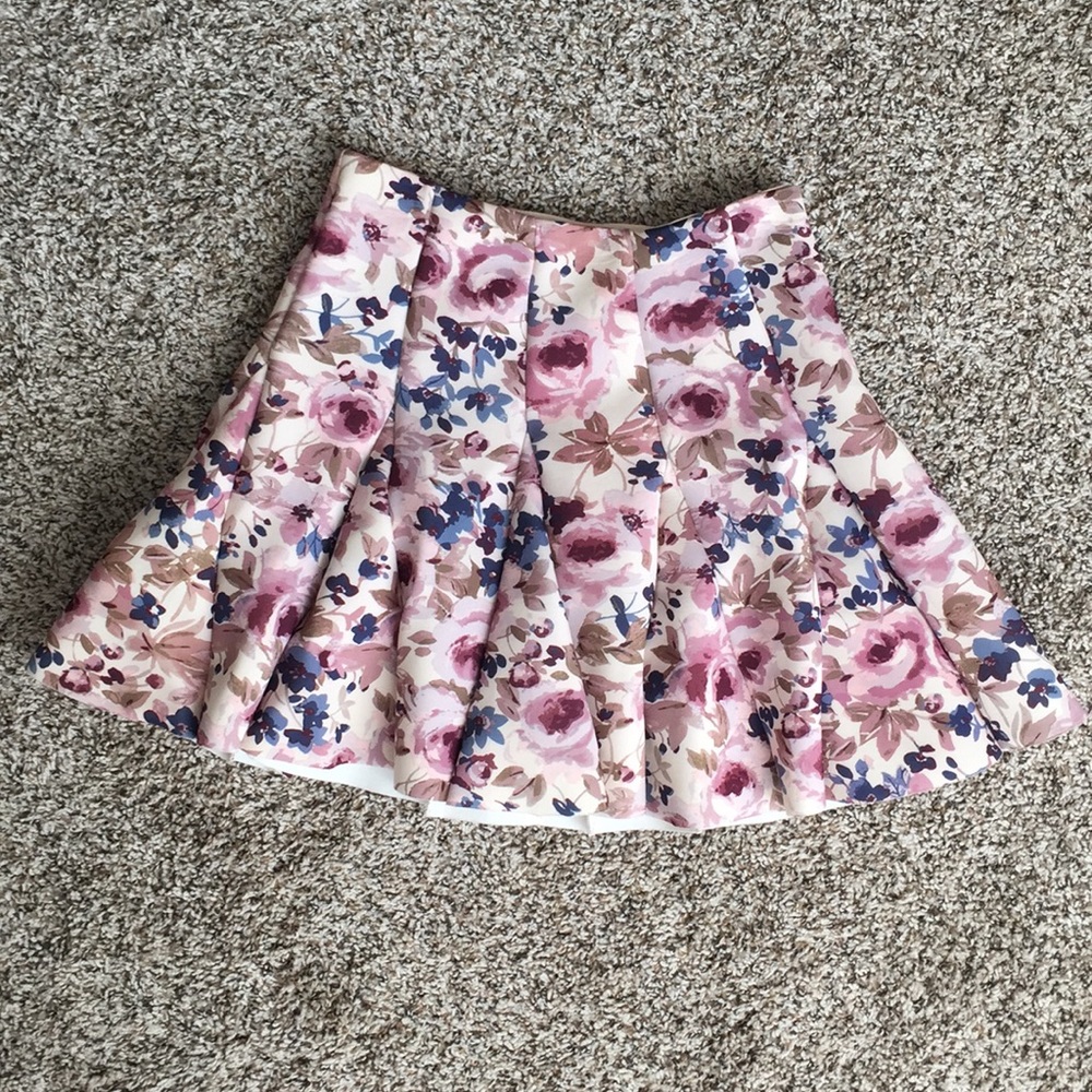 LC RUNWAY Scuba Skirt
